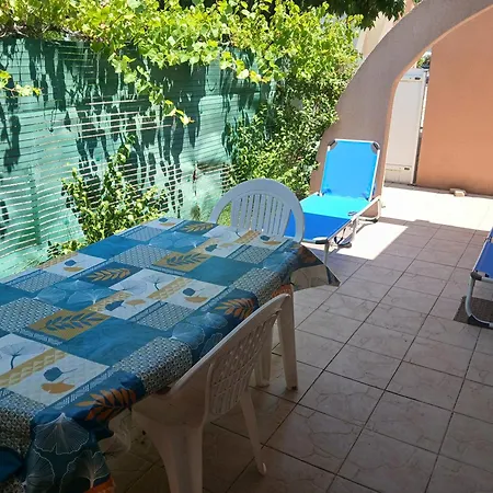 Petite Coquette * Agde